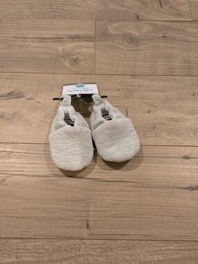 NWT Carter’s Child of Mine Baby Waffle Knit Slippers Gray Newborn NB